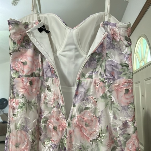 Corset Gown TRIXXI Juniors Floral Embroidered Size 15 - Picture 12 of 13